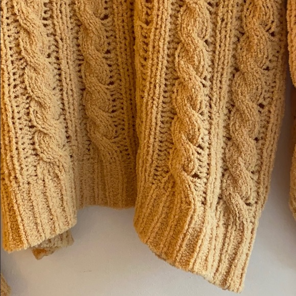 American Eagle sweater - Picture 5 of 5